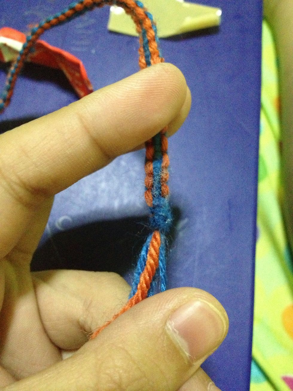 How to make a yarn bracelet B+C Guides