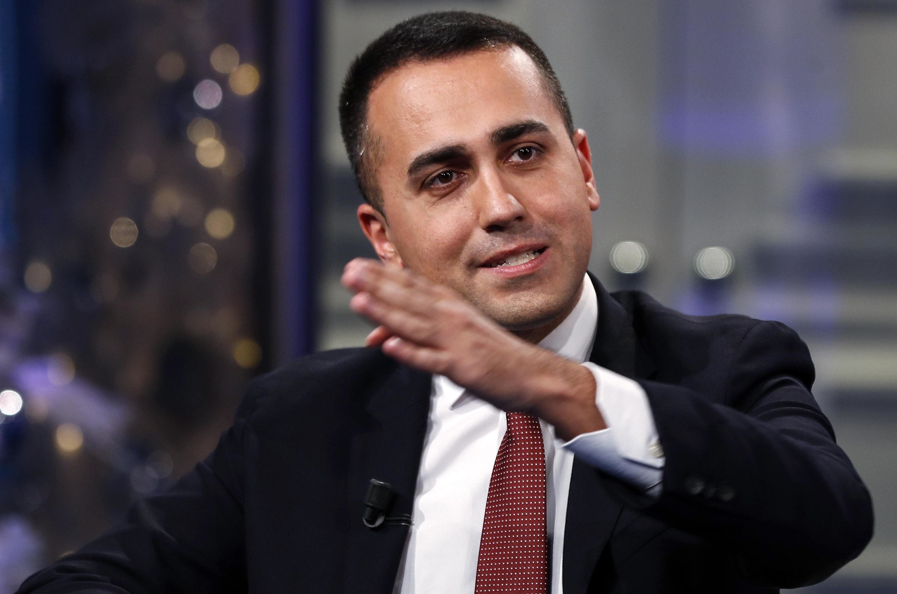 Altri due grillini mollano Di Maio. Lui minaccia: «Faccio cadere tutto»