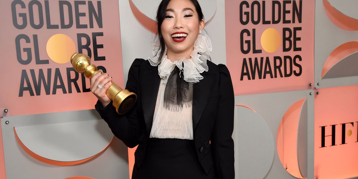 Awkwafina Makes Golden Globes History