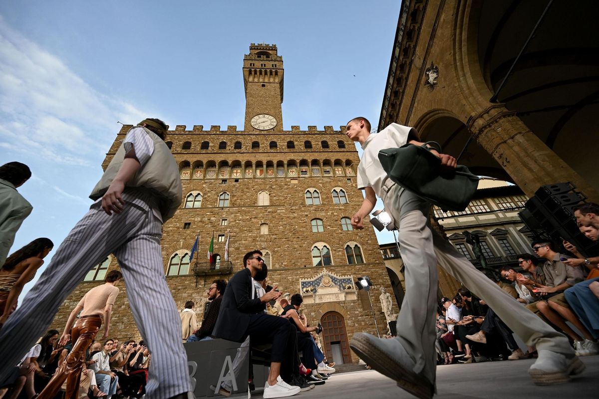 L’uomo del Pitti non ha paura di osare. Soprattutto in fatto di calzature