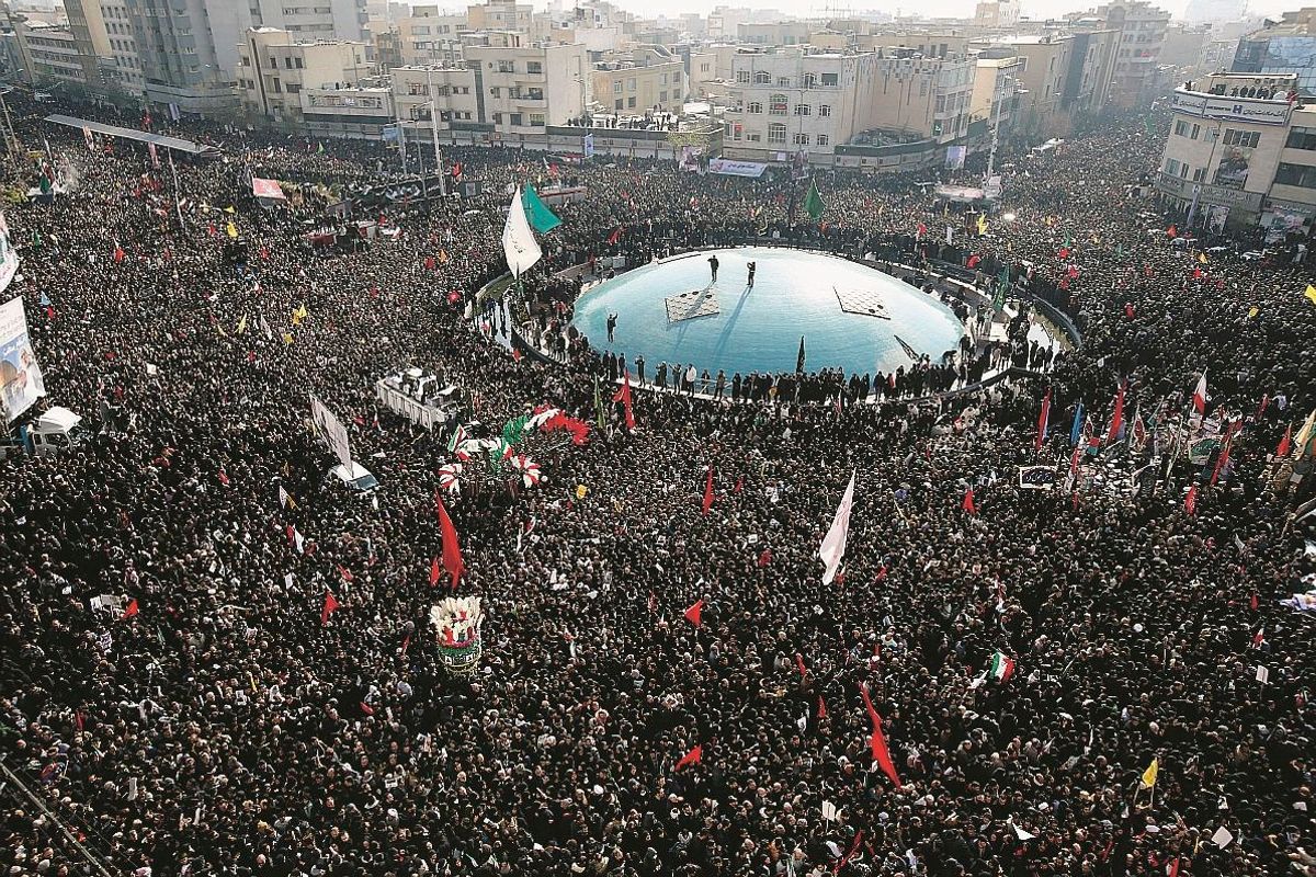 Il generale morto fa il tour dell’Iran. I Pasdaran: «Sarà un nuovo Vietnam»