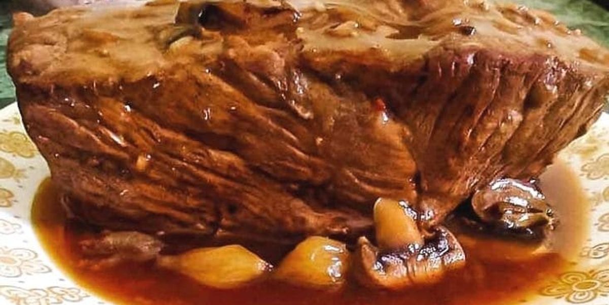 Roast Beef With Mushroom Gravy {Oven Roast Beef Recipe} - My Recipe Magic