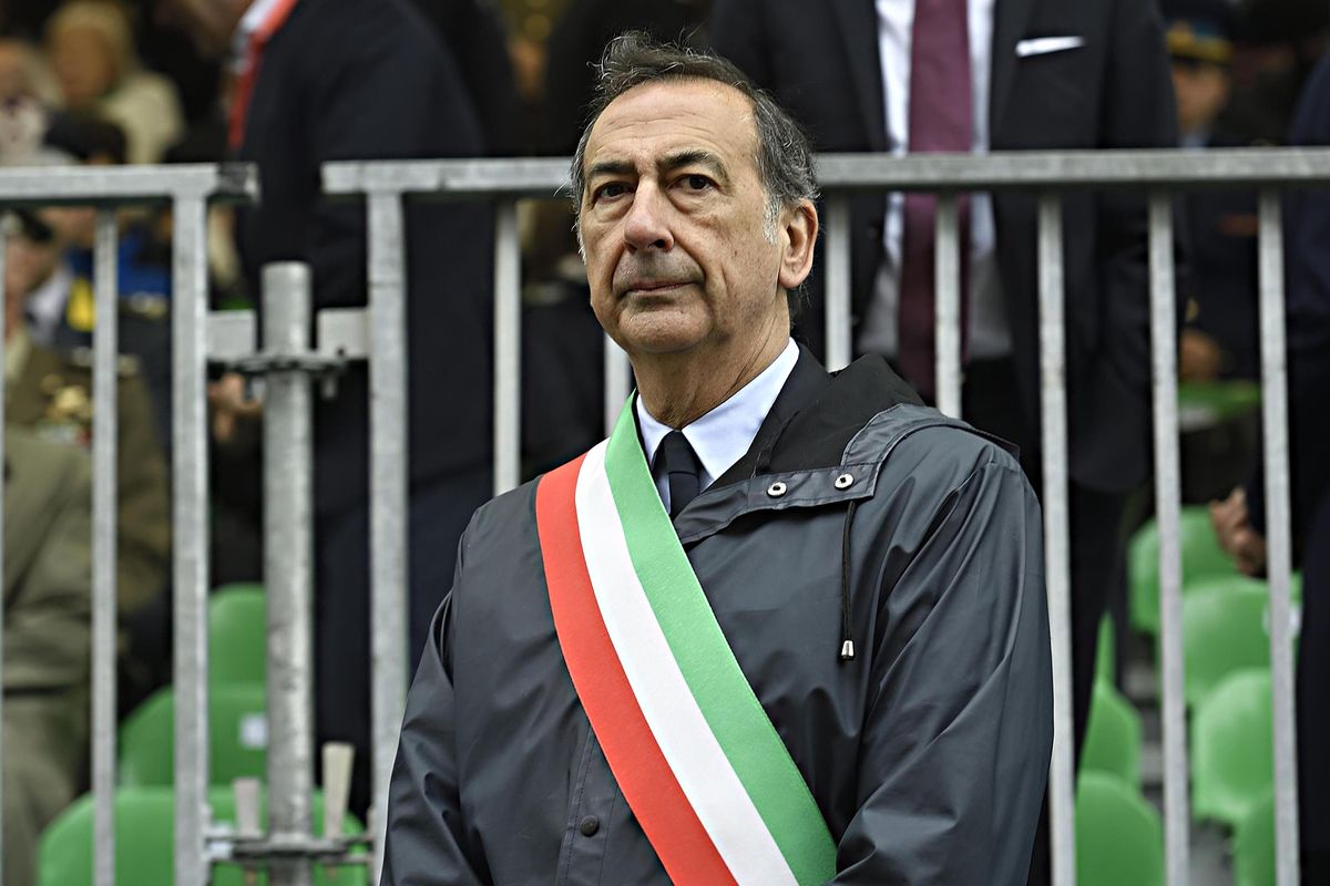 Se l’antisemita è compagna, Sala fa lo gnorri