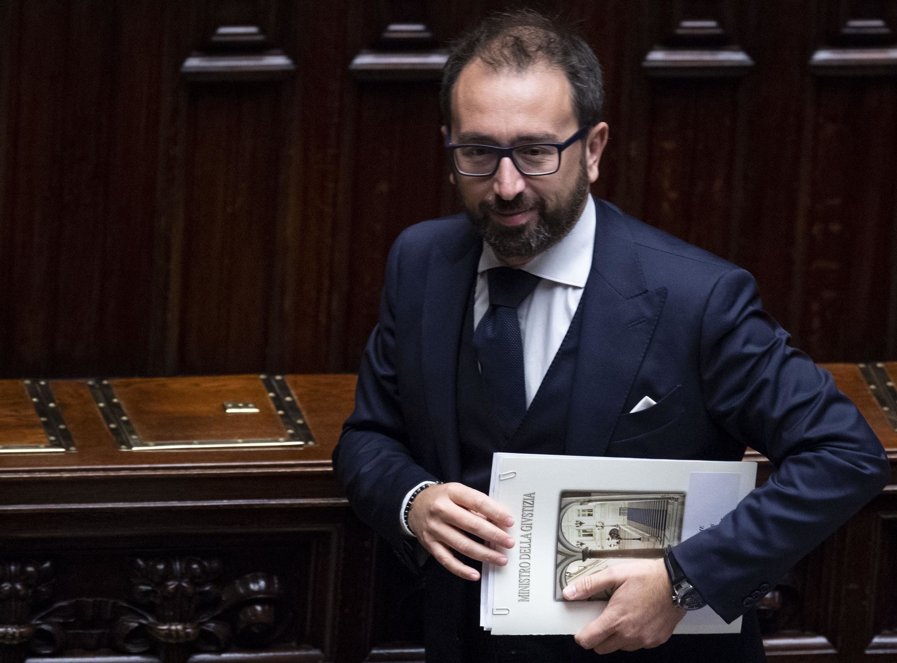 Bonafede non molla ma baratta con il Pd sui tempi del penale