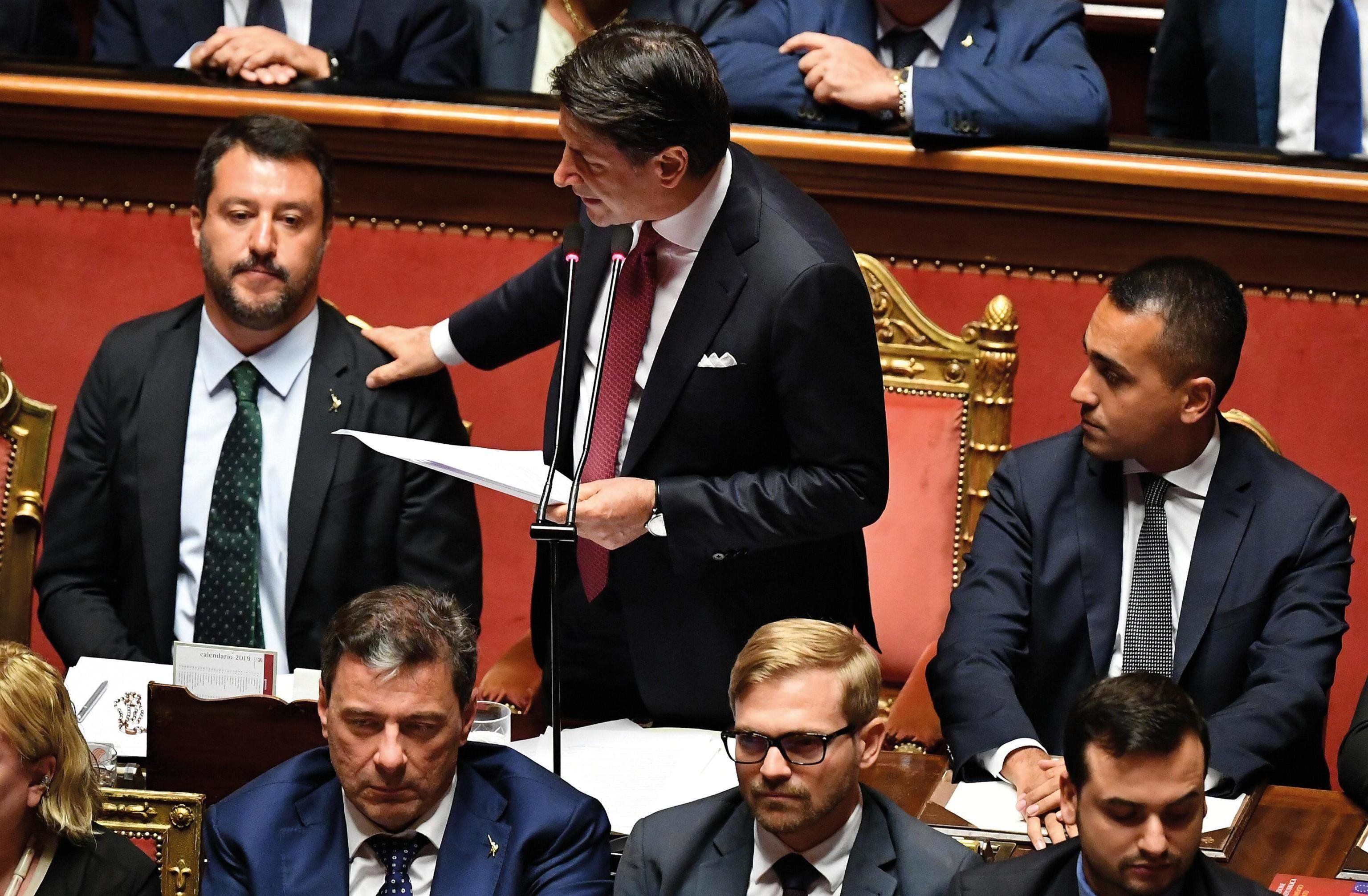 Paura di cadere: il governo rinvia tutto, anche il voto su Salvini