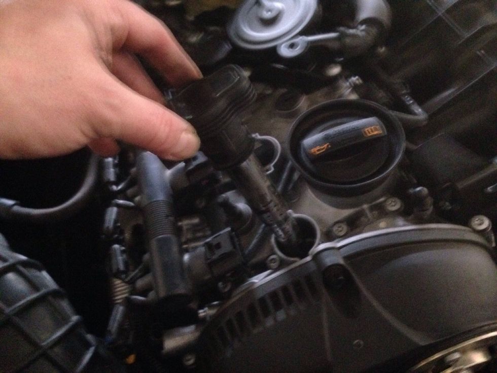 How to change spark plugs on audi a5 all b8 2.0t B+C Guides