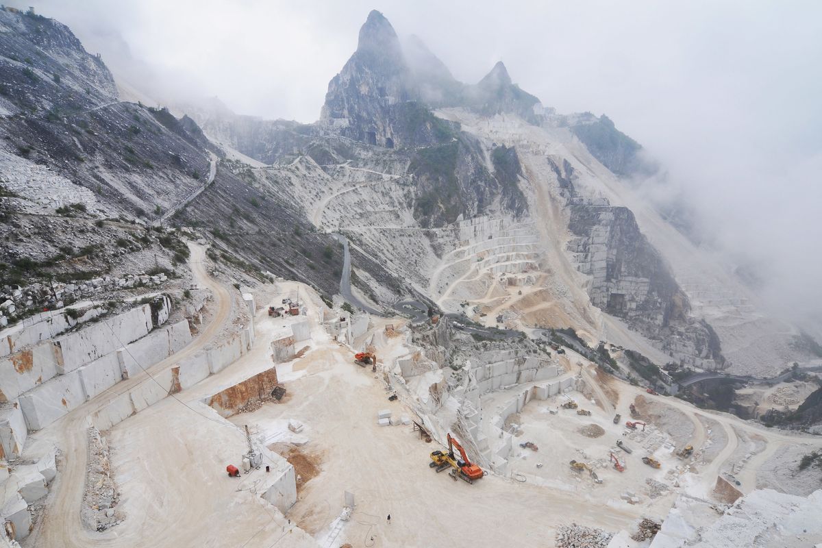 Nascono in Liguria i porti di marmo utilizzando gli scarti di cava di Carrara