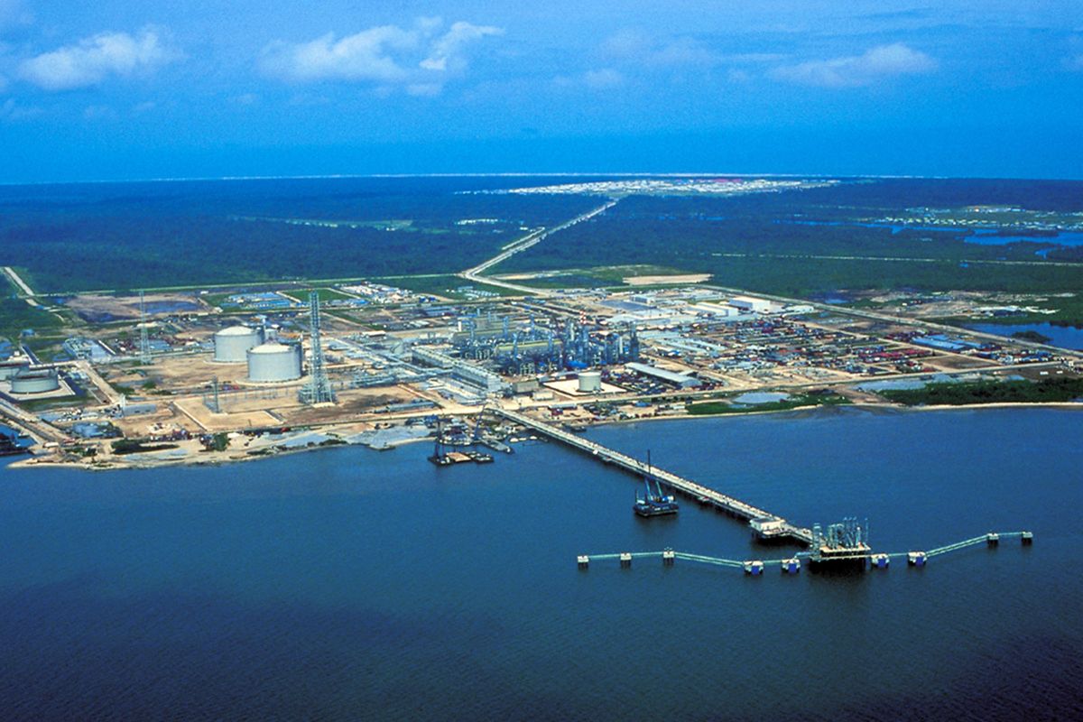 Testimoni svaniti e assoluzioni in Algeria: l'inchiesta Eni in Nigeria in marcia verso flop