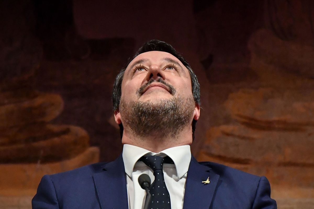Il governo vuole Salvini alla sbarra. Ma quando c’è da dire sì, si vergogna