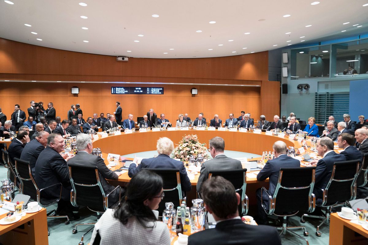 La Francia bidona tutti sul petrolio libico