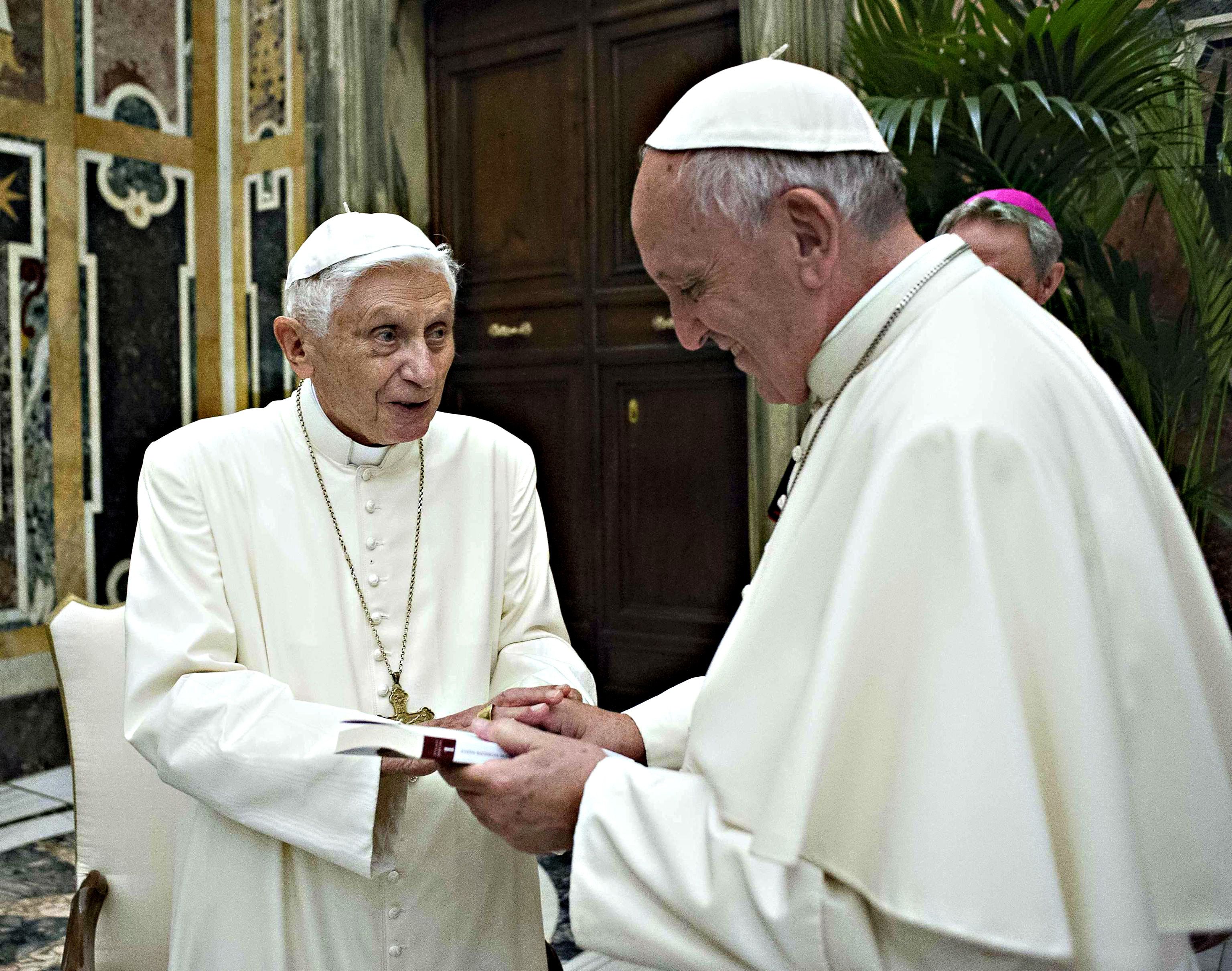 Cantagalli chiude il caso Sarah. «Testi condivisi con Ratzinger»