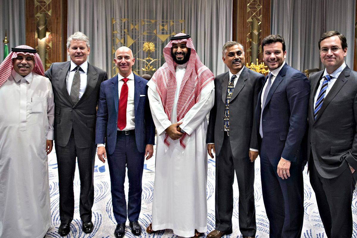 «Bezos è stato hackerato dai sauditi». Guerra di 007 tra Amazon e gli emiri