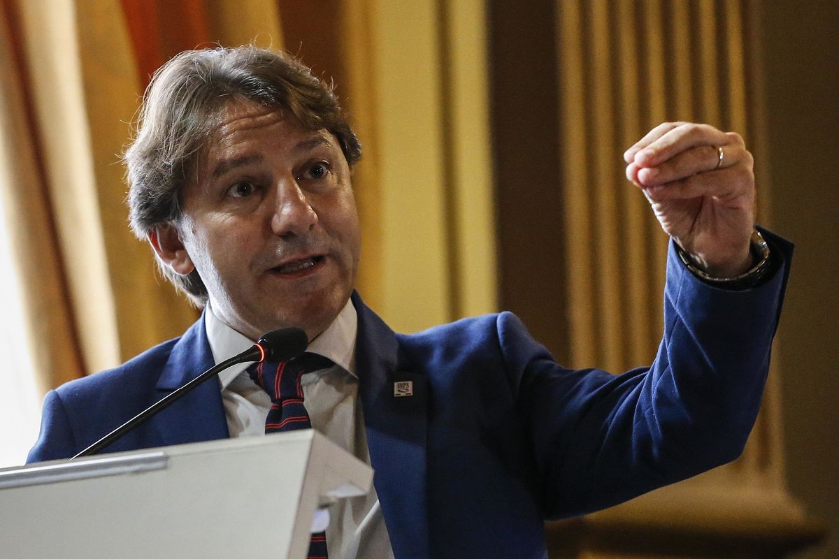 Iv legge gli scoop della «Verità» e chiede la testa di Tridico all’Inps