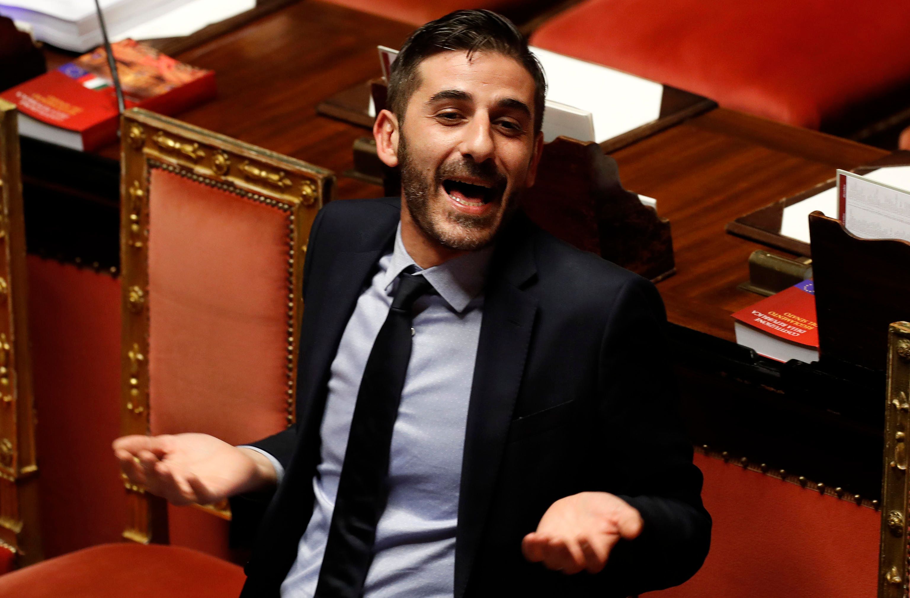Pronta la retromarcia sulla lotta al contante