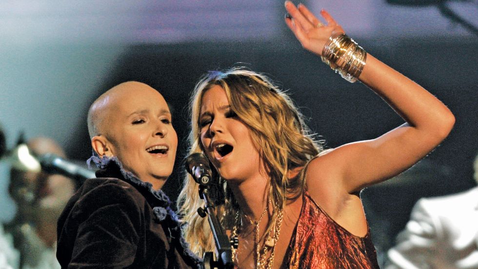 Melissa Etheridge and Joss Stone at the GRAMMY Awards in 2005.