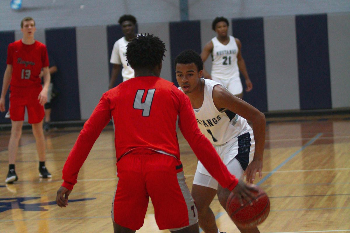 VYPE U Through the Lens: Terry Eases Past Lamar Consolidated in Battle of the Berg Victory