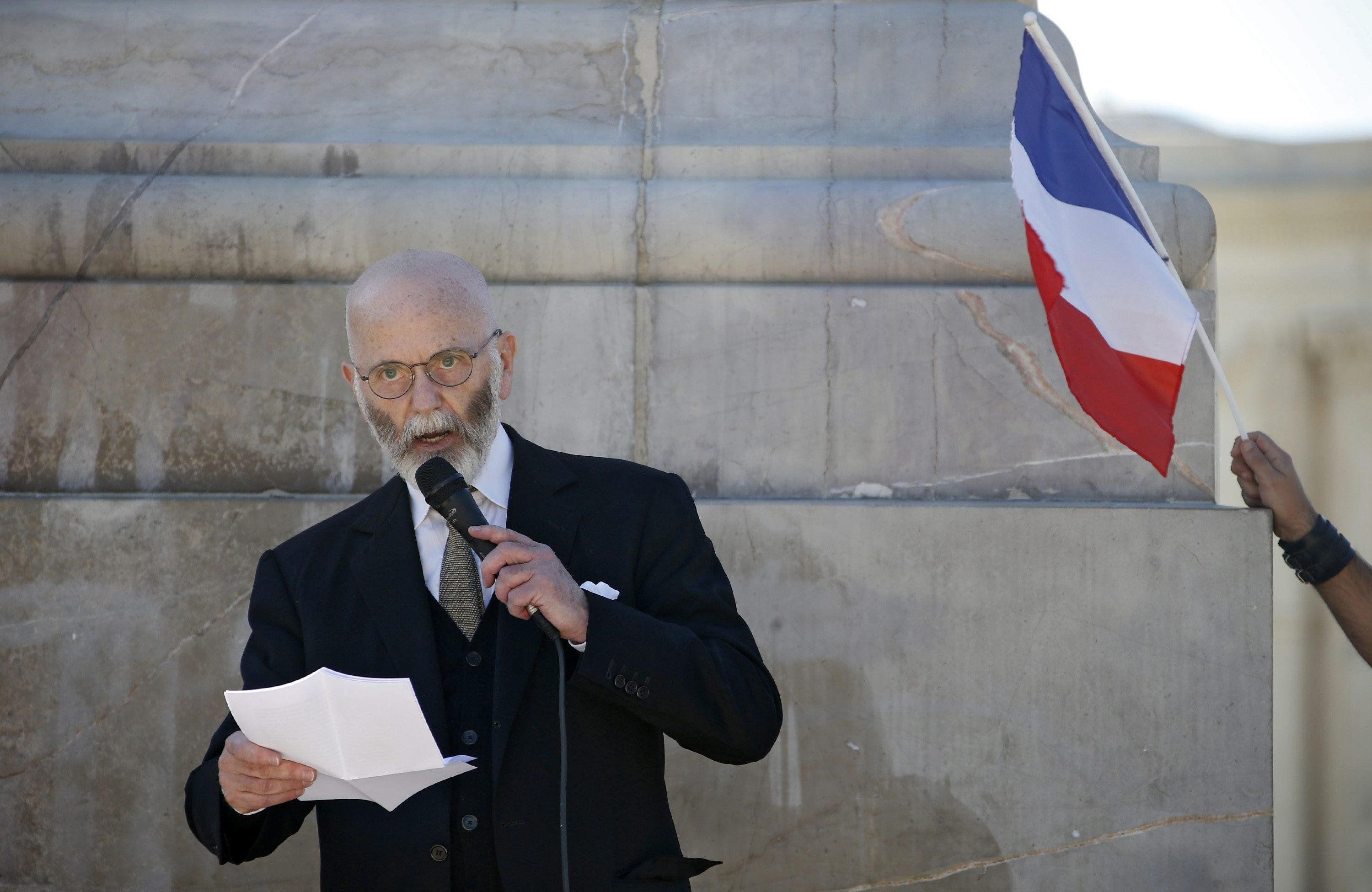 Criticare l’immigrazione costa caro. Renaud Camus condannato a due mesi