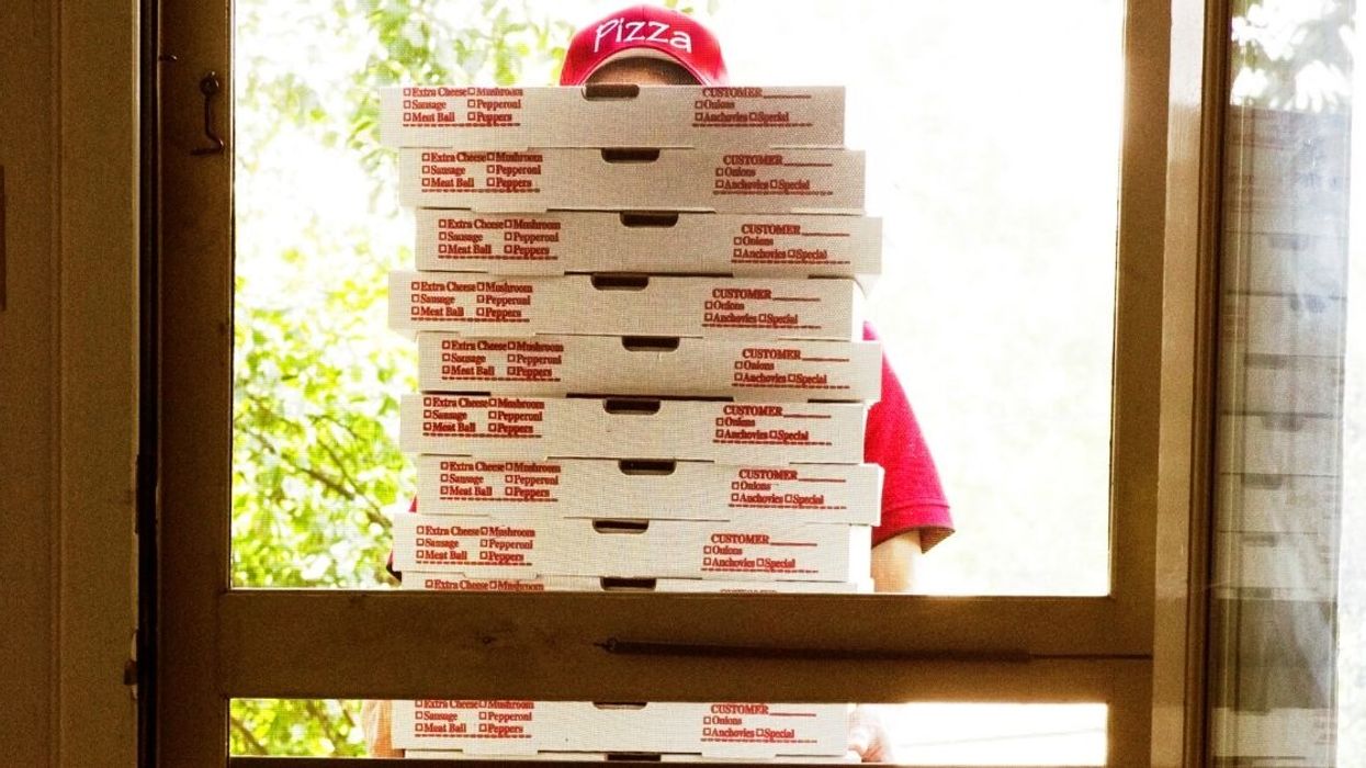 Pizza Delivery Guy Keeps Delivering To The Same Address, And Things Get Awkwardly Worse Every Time He Goes Back
