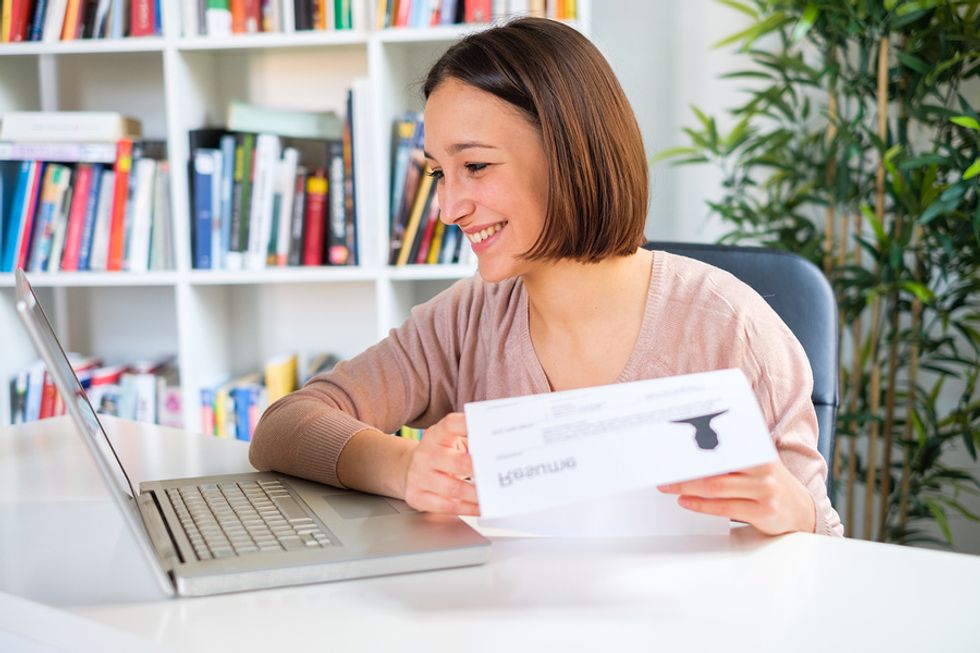 Woman adds short-term jobs on her resume under "additional experience"