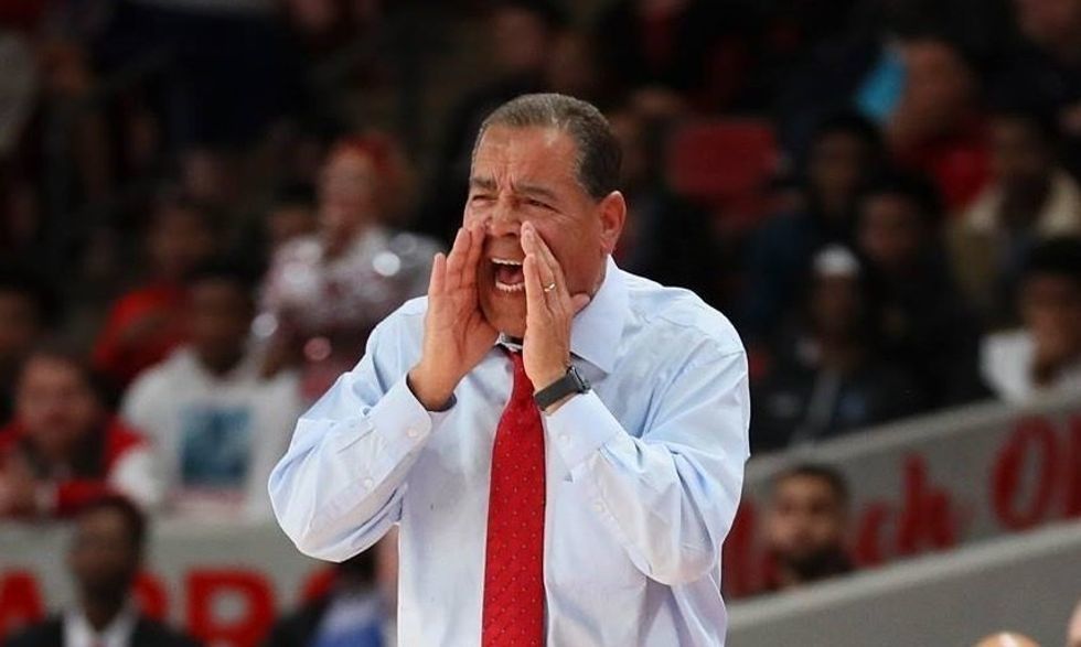 Cougars fall short in loss to the Bearcats