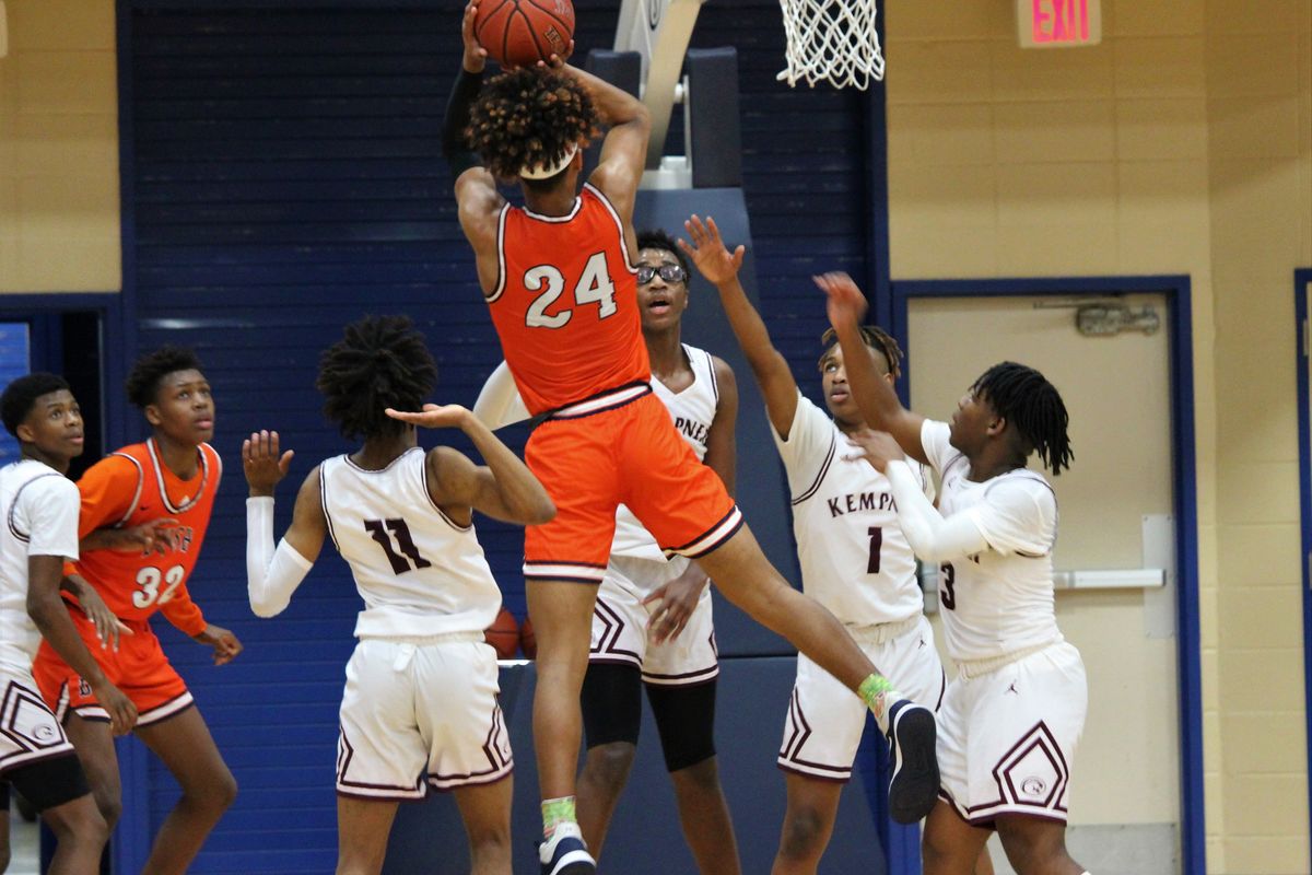 VYPE U Behind the Lens: Broncos Remain 2nd In District After Win Against Kempner