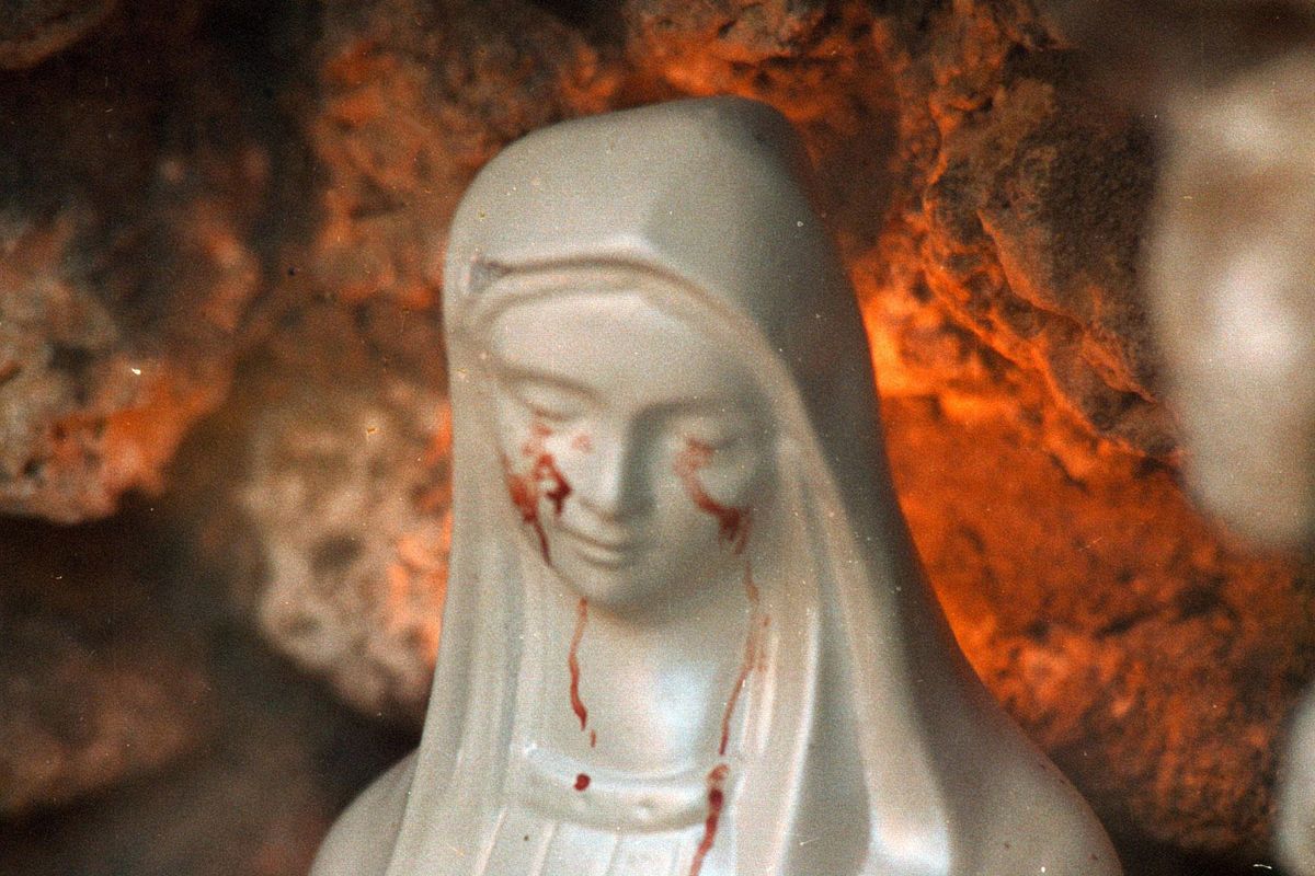 Le lacrime di sangue della Madonnina a 25 anni di distanza restano un mistero