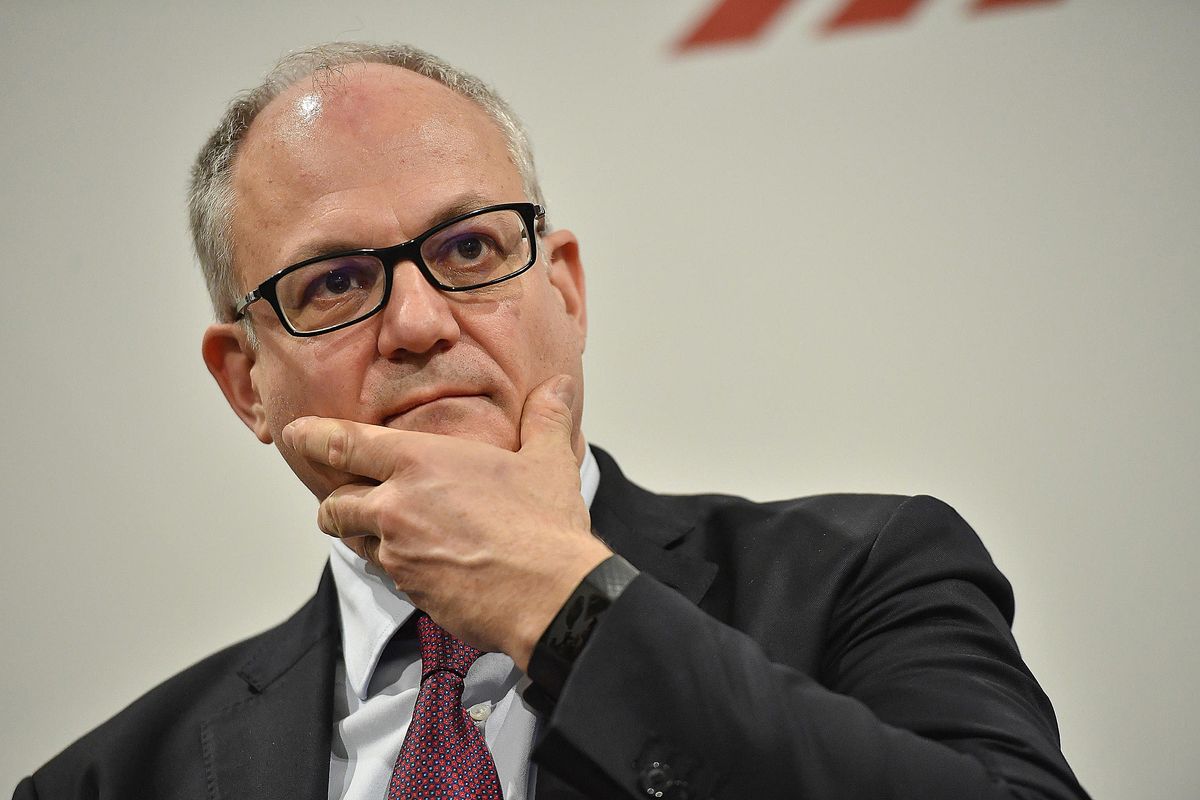 I conflitti di interessi di Gualtieri, ministro e candidato