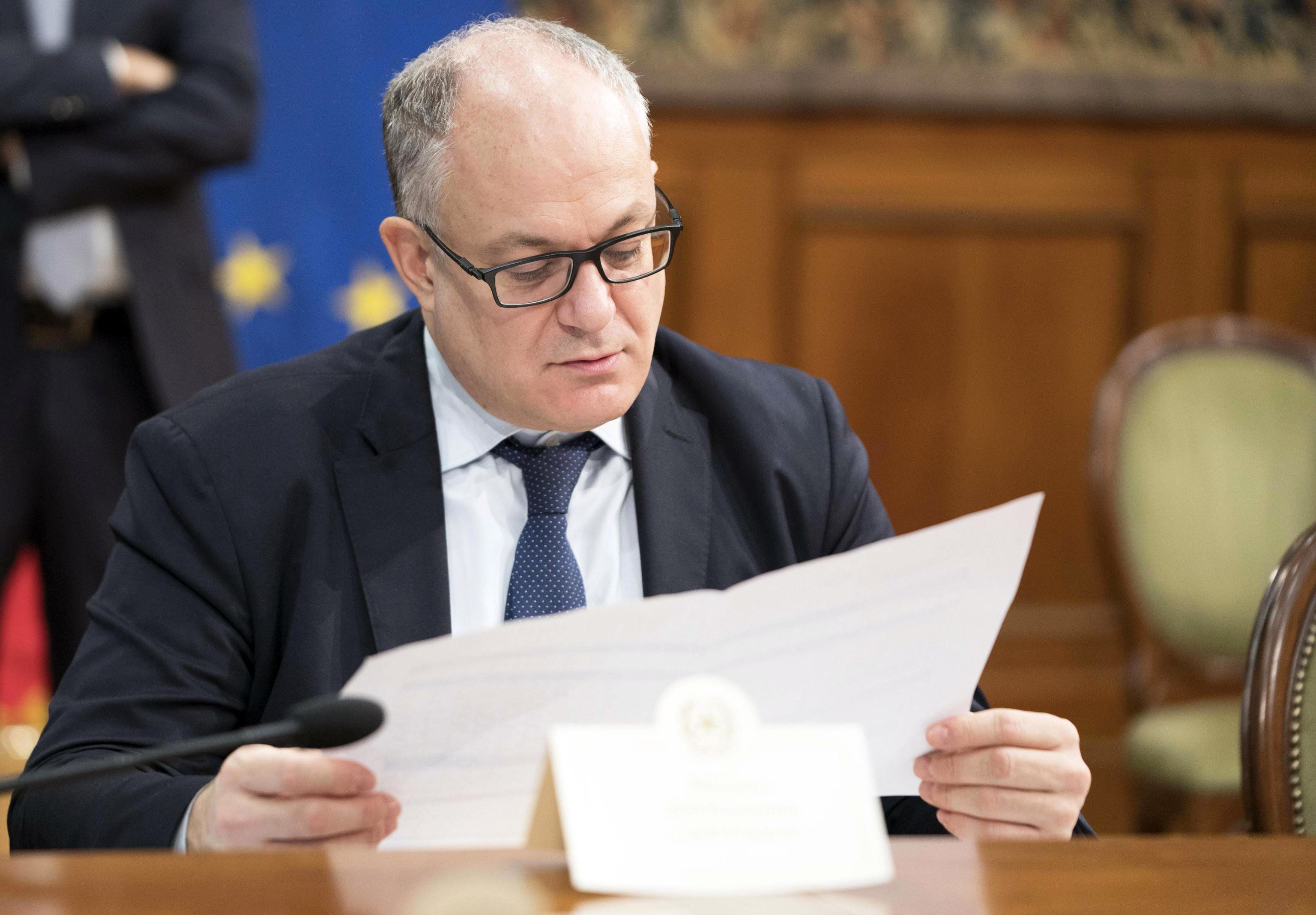 Caso Gualtieri, il cerino finisce in mano a Conte