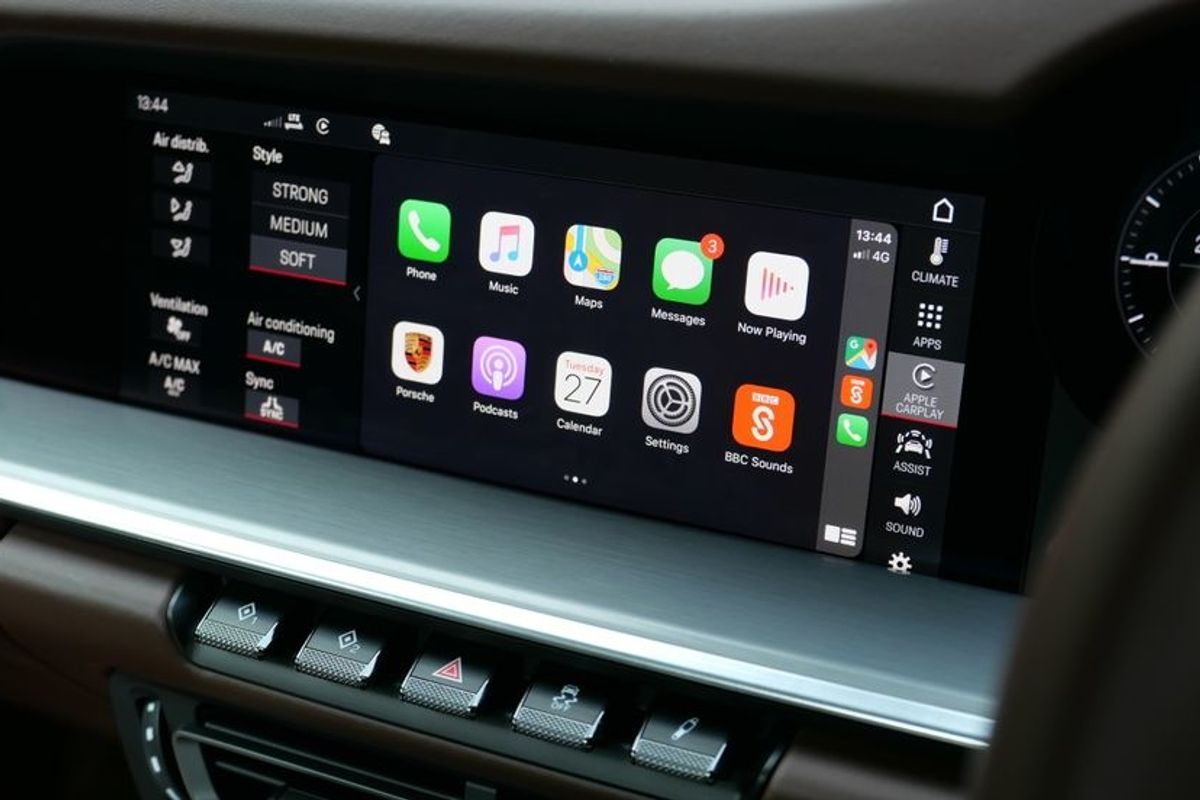 Apple CarPlay