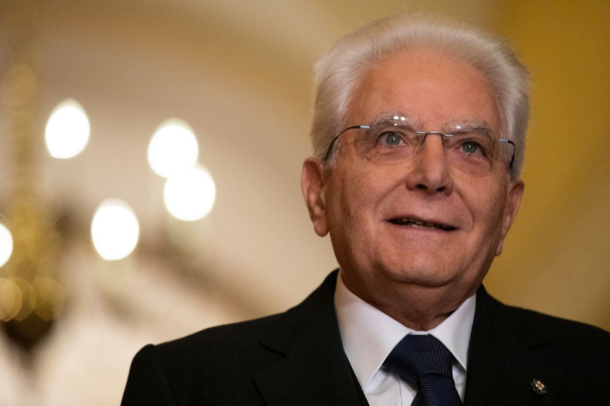 Mattarella commissaria il Parlamento