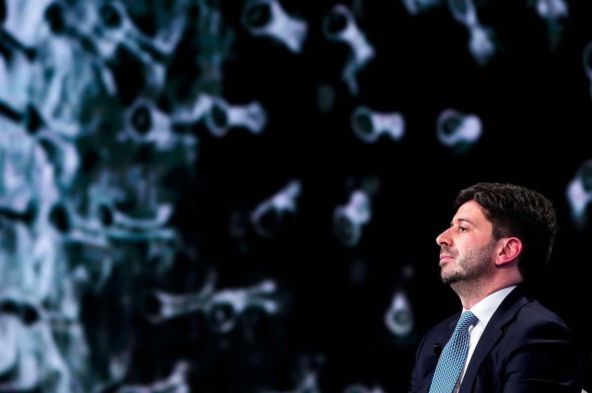 Pasticcio scuola: chi torna dalla Cina può stare «volontariamente» a casa