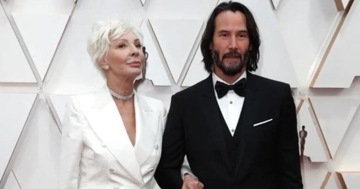 Keanu Reeves wins 'Best Son' on the red carpet for bringing his mom to the Oscars