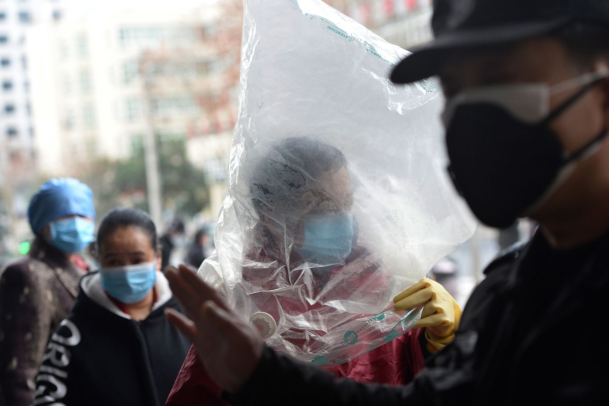 Il coronavirus deflagra ma i funzionari di Pechino ci riempiono di schiaffi