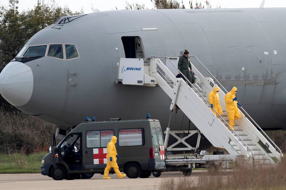 Di Maio gli ha promesso il rimpatrio ma il volo di Niccolò è ancora a terra