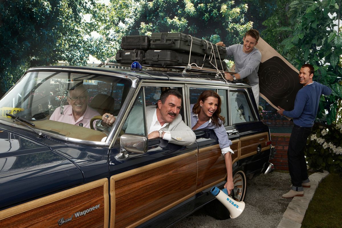 Cast of Blue Bloods packing up a station wagon
