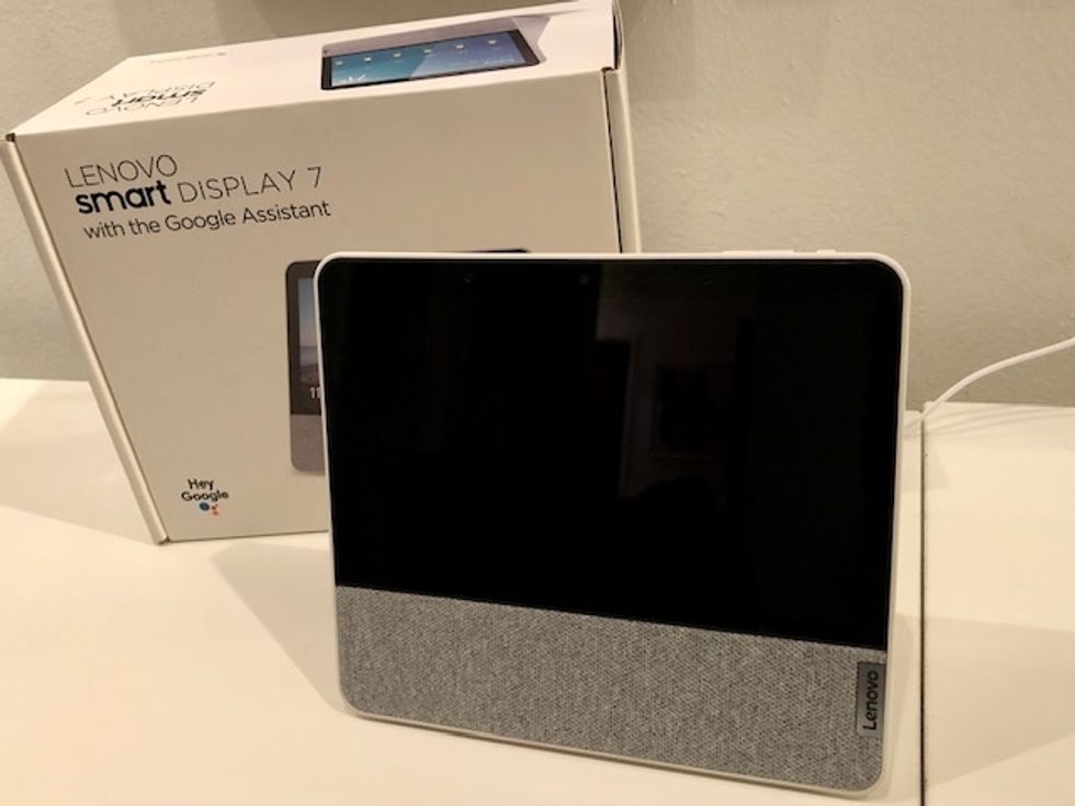 The Lenovo Smart Display 7 with Google Assistant