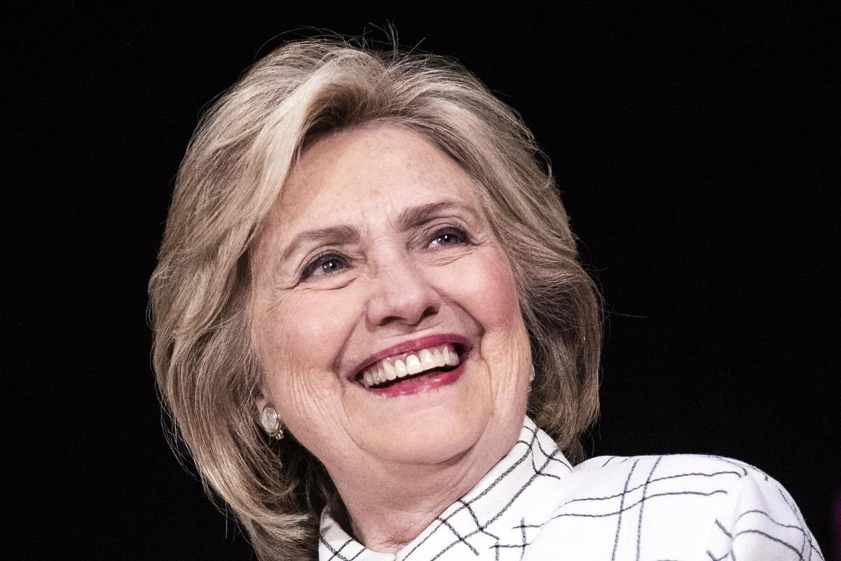 La Clinton non impara nulla e torna ad attaccare Sanders