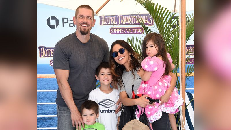 Steve Howey, wife Sarah Shahi, and kids at a movie premiere.