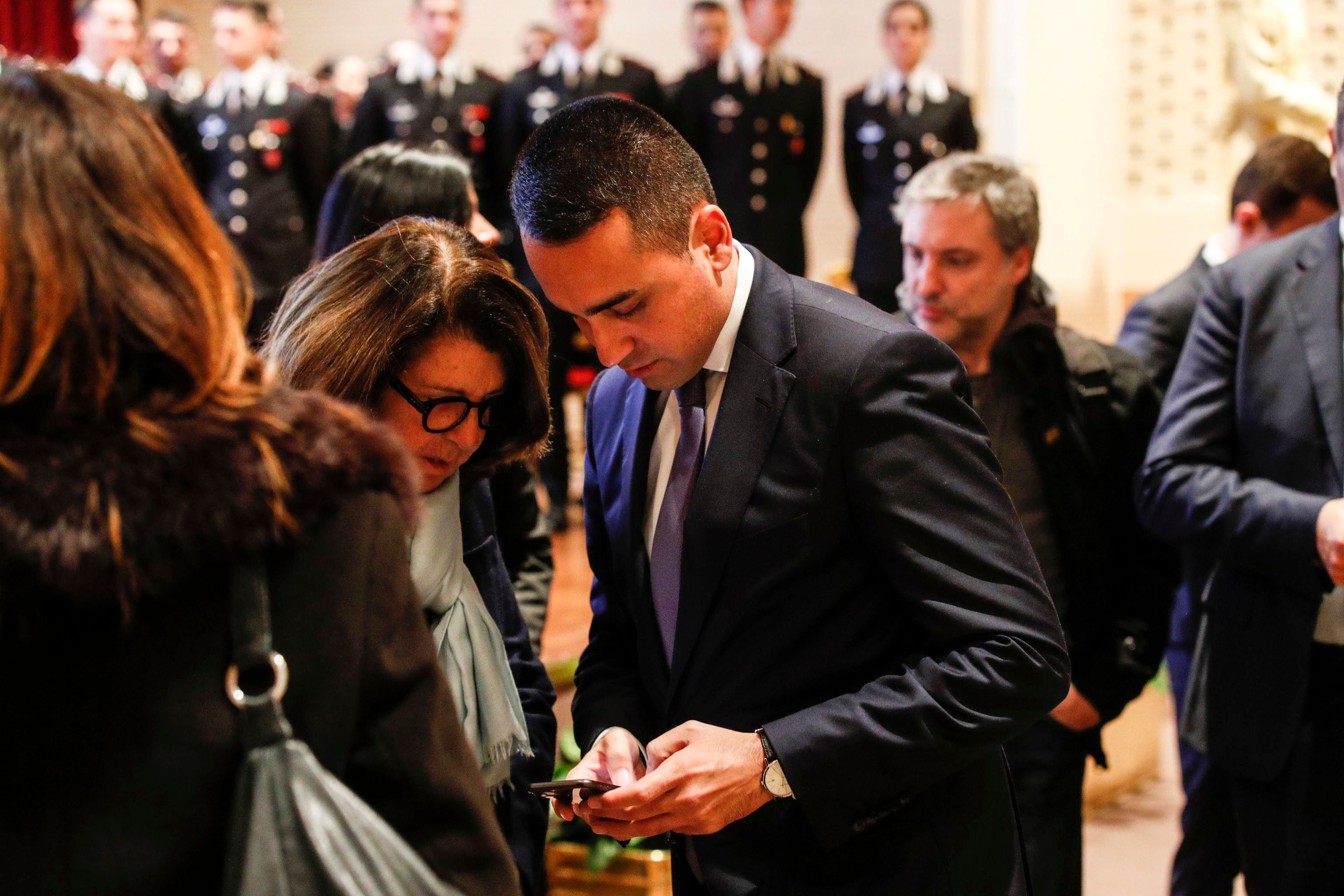 Da primo partito all’inconsistenza. Di Maio scampa il collasso del M5s