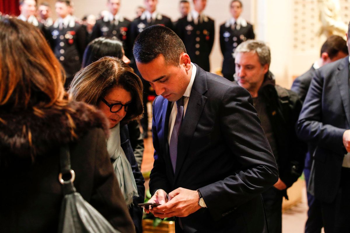 Da primo partito all’inconsistenza. Di Maio scampa il collasso del M5s