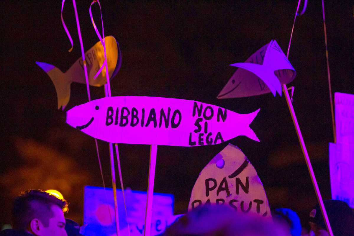 Le sardine battono cassa e chiedono il massacro a mezzo stampa della Lega