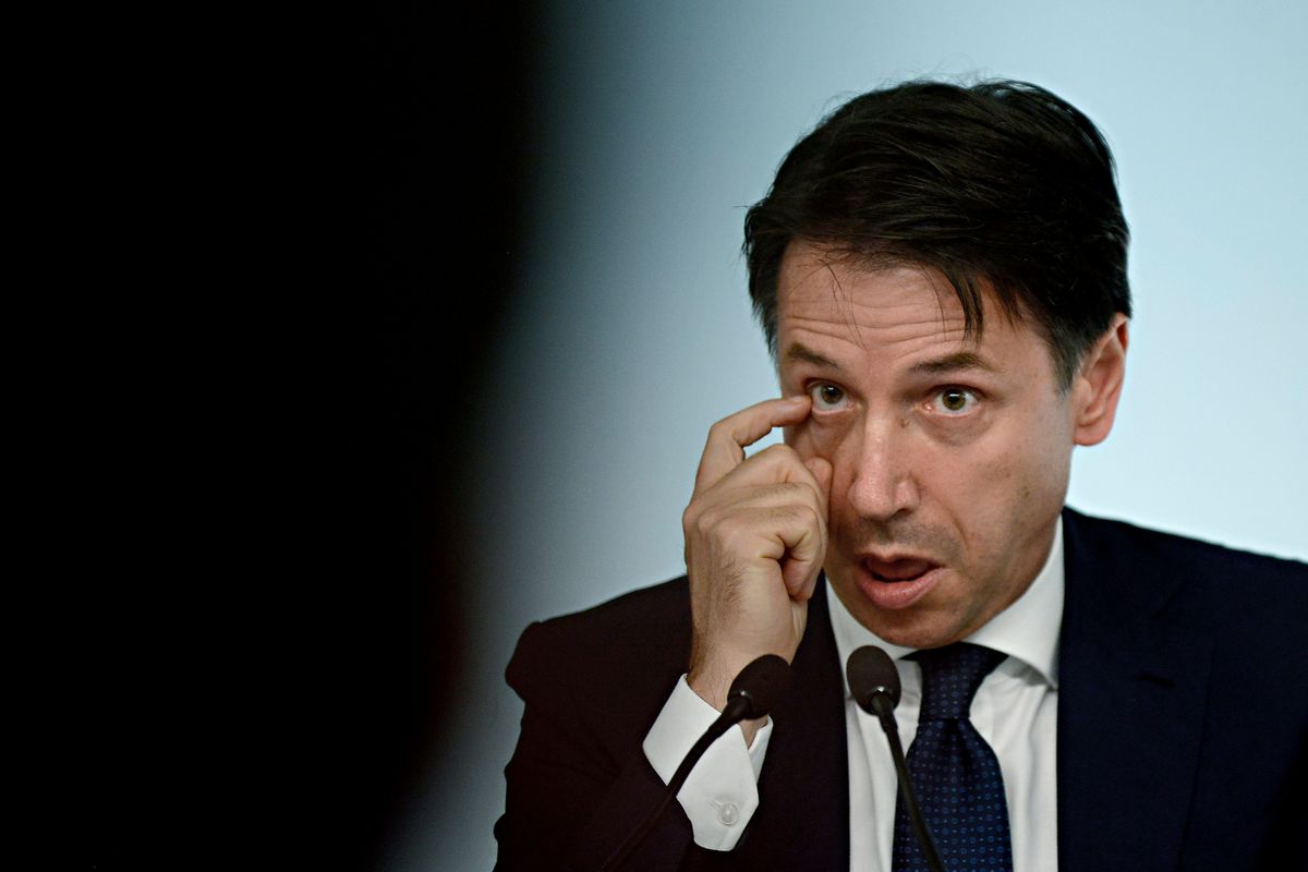 Conte si prepara al terzo governo e strizza l’occhio a Forza Italia