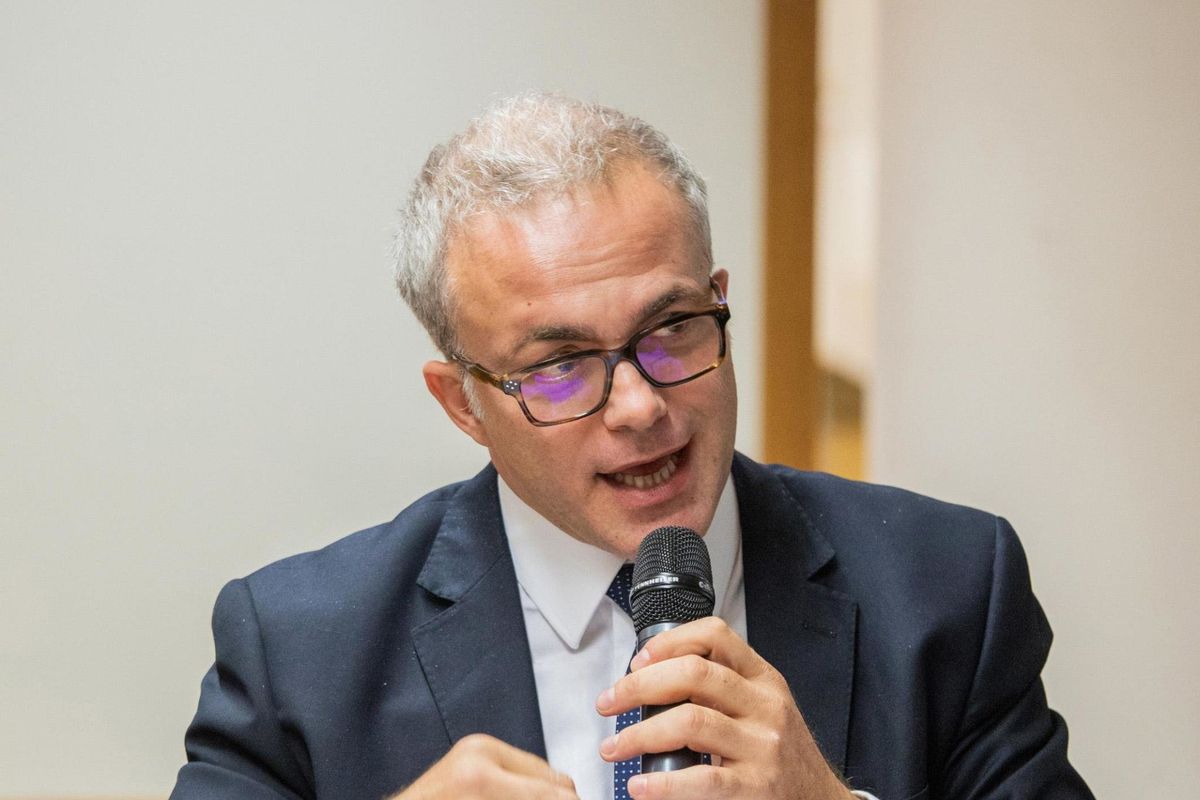 Alla fine Renzi vince la sua partita e piazza Ruffini a gestire il Fisco