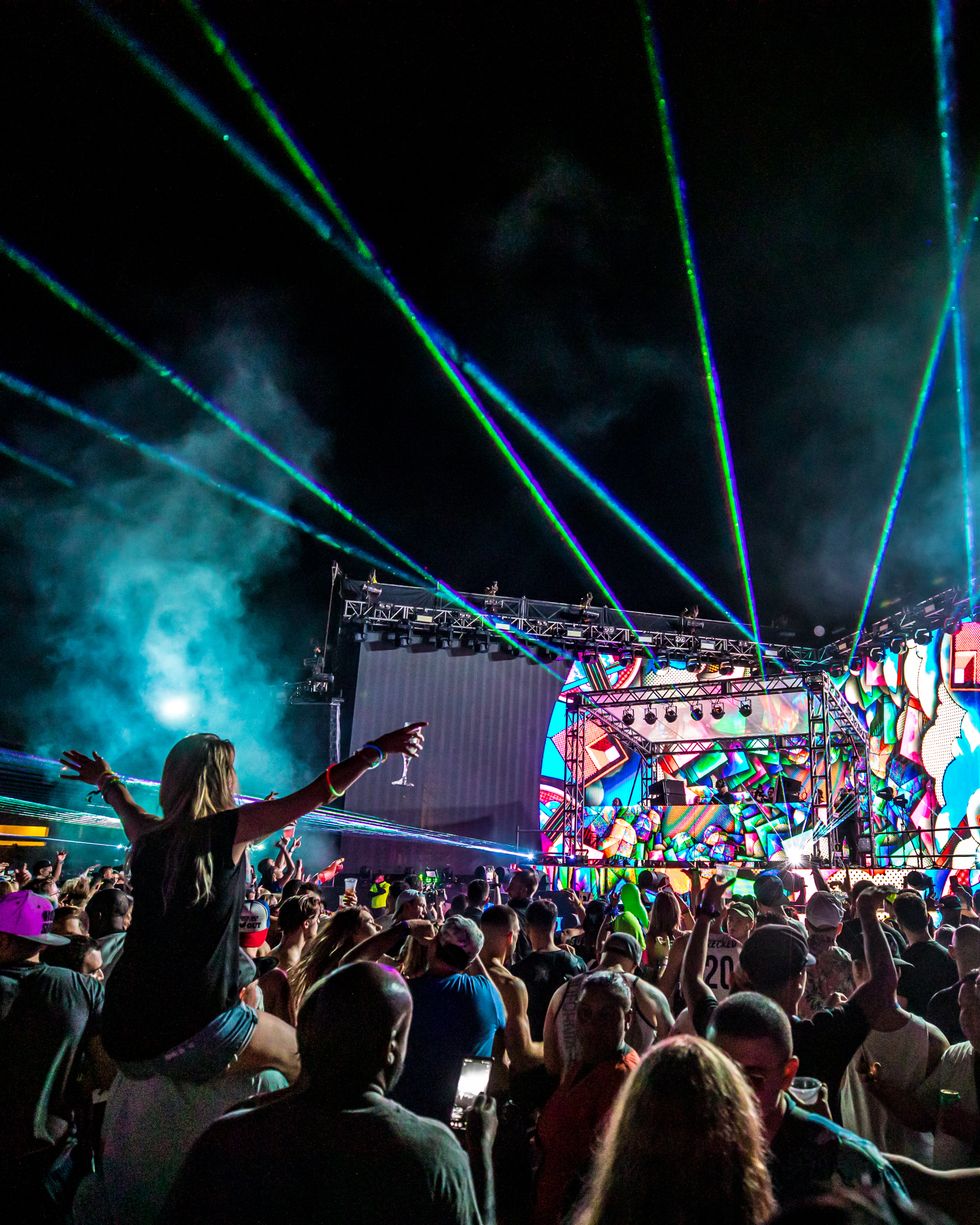 Descriptive writing of a shipwreck image