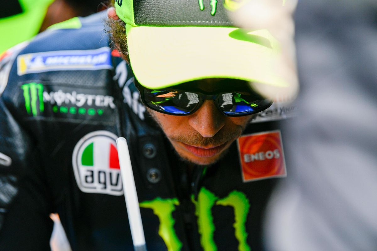 La Yamaha parcheggia il Dottore. Ma Valentino si aggrappa al sellino