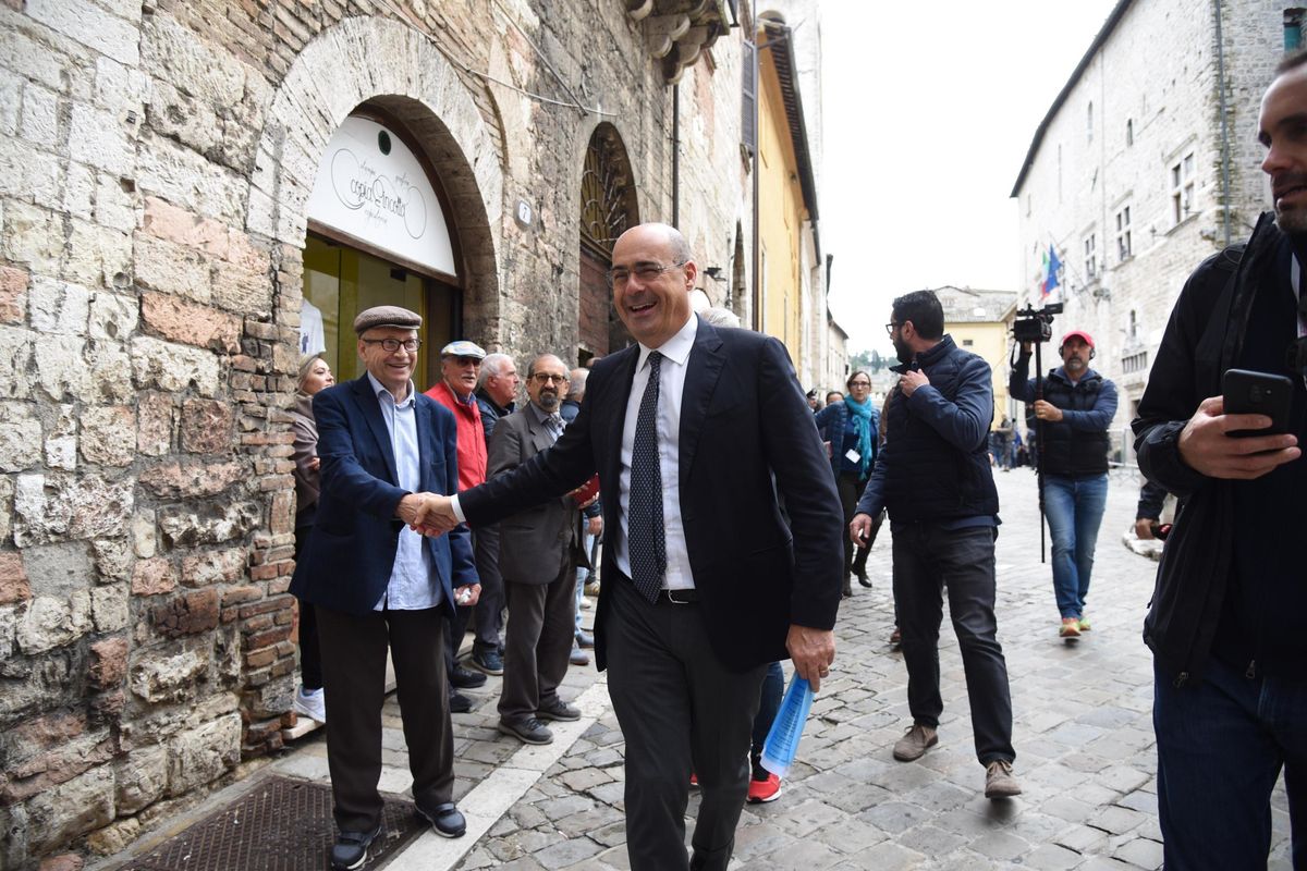 Intesa Pd-M5s: case agli abusivi