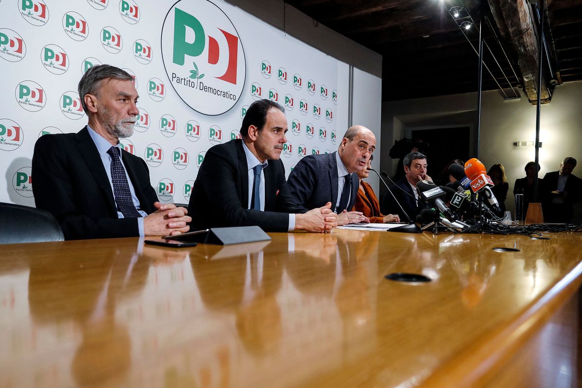 Zingaretti ci sperava. Ma la crisi rinviata lo mette in minoranza