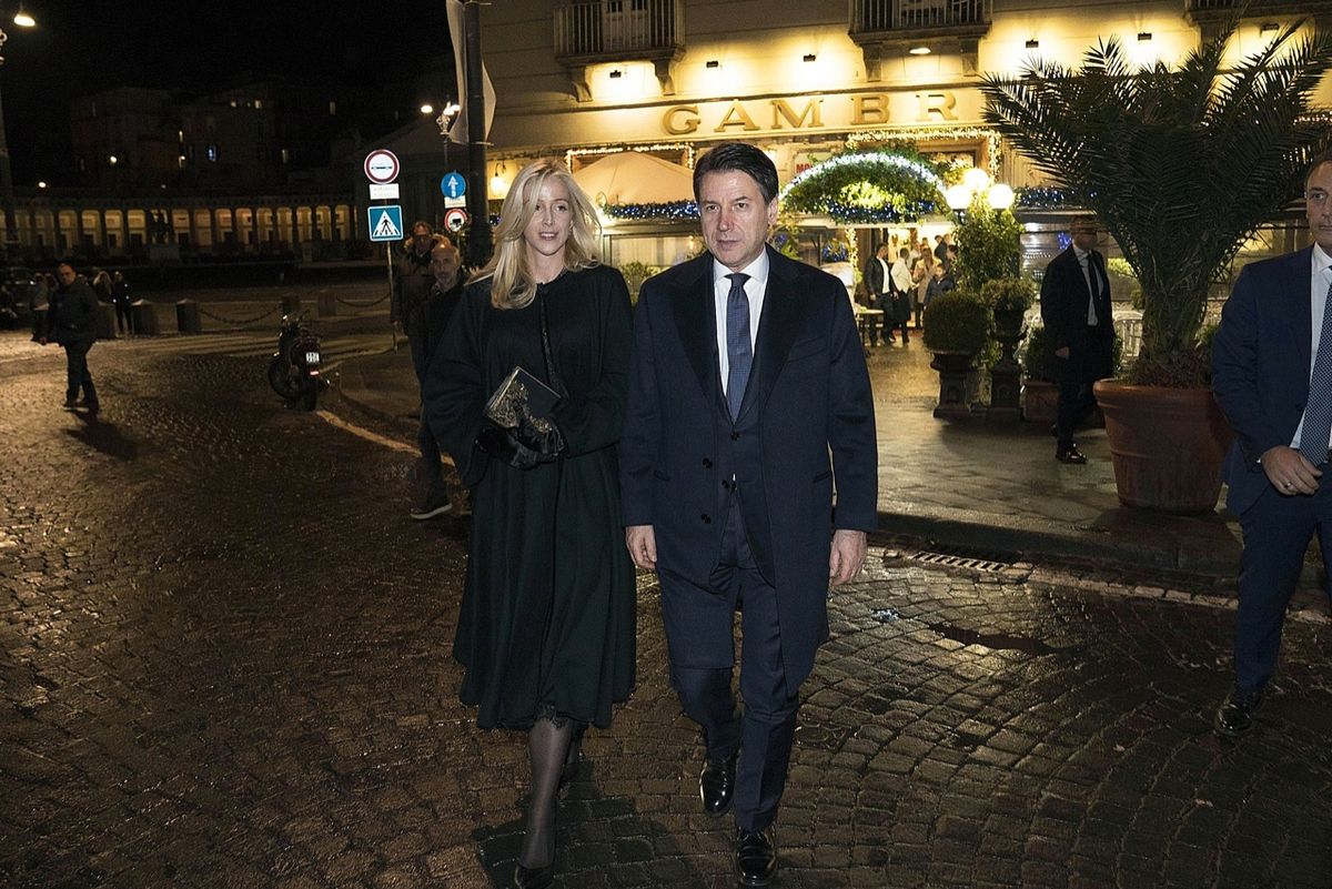 Maxi sconto alla fidanzata di Conte
sotto la lente dell’antiriciclaggio