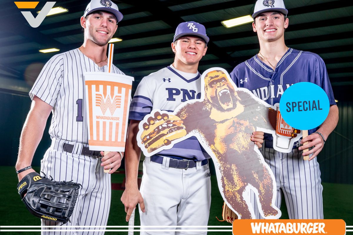 #WHATASNAP: Behind the Scenes at the VYPE SETX Baseball/Softball Photoshoot by Whataburger