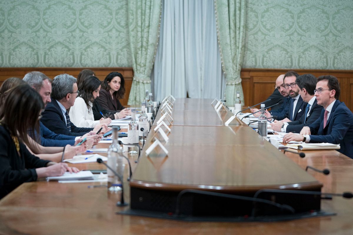 Italia viva prosegue la guerra ai fianchi e annuncia la bomba: «Seguite Vespa...»